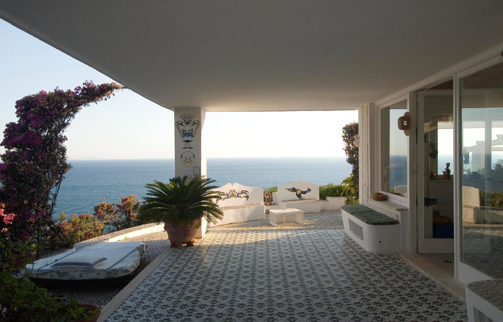 Isola Di Eea Bed & Breakfast *